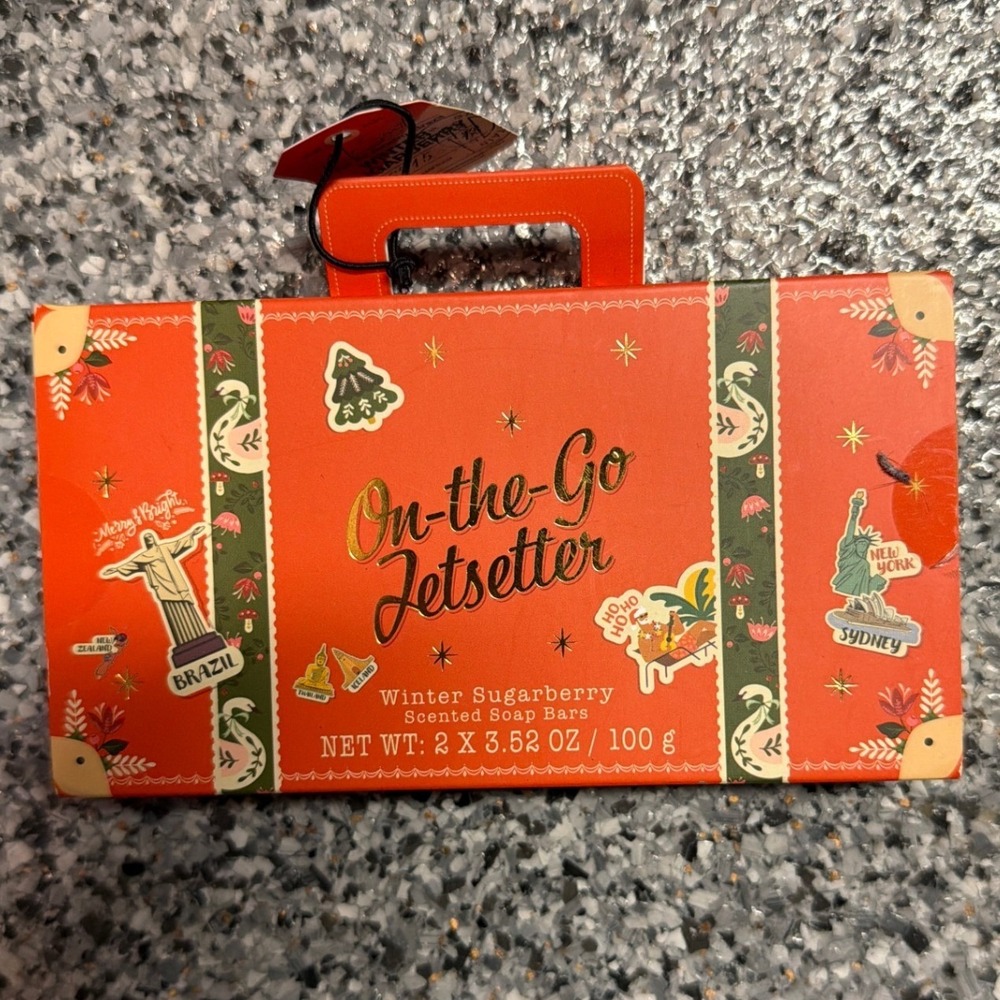 On-the-Go Jetsetter Winter Sugarberry Scented Soap Bars 2 Pack Suitcase Tin Set